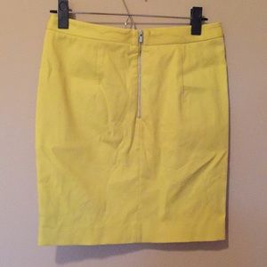 Banana Republic Skirts - Yellow scalloped Banana Republic pencil skirt Banana Republic Skirts - Yellow scalloped Banana Republic pencil skirt